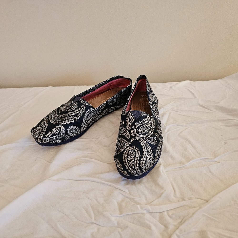 Toms Shoes